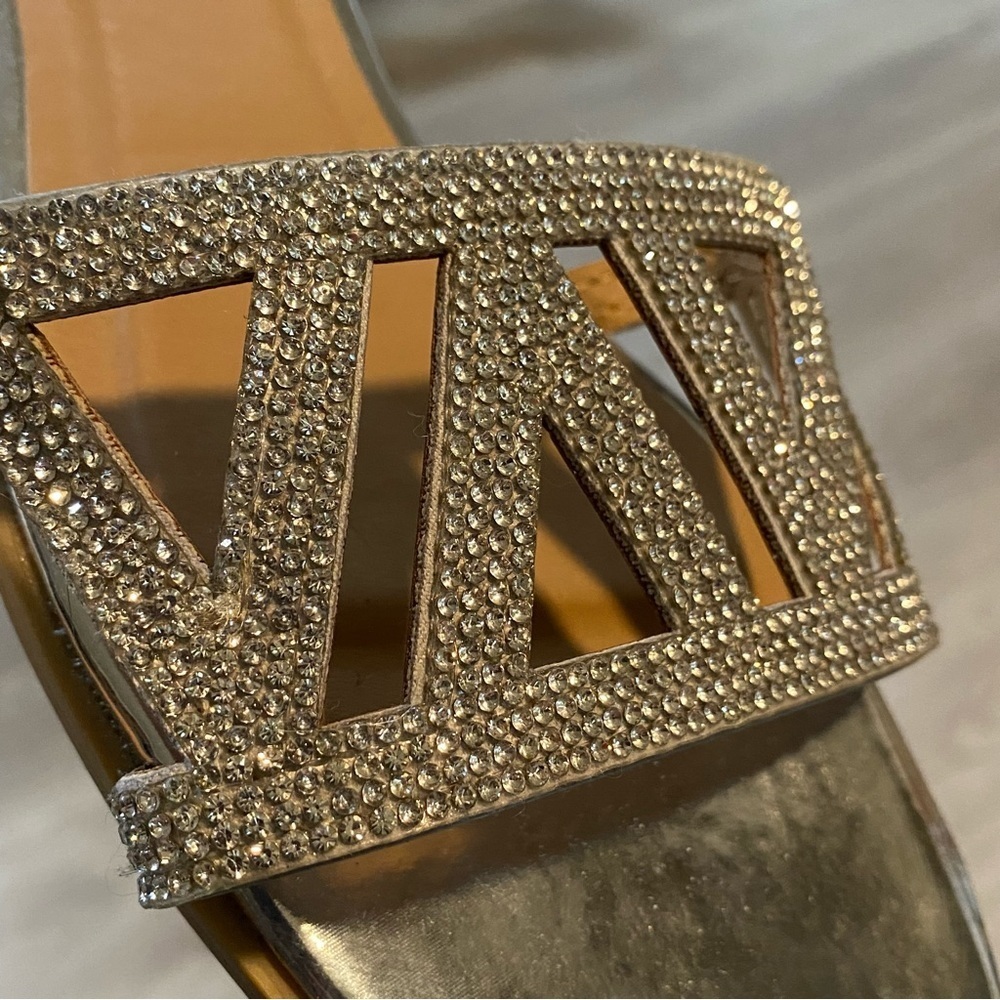 Rouge Helium Geometric Rhinestone Flat Sandals - Picture 4 of 9
